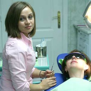 Лечение пародонтита в стоматологических клиниках "ТАВИ" и "Вероника"
