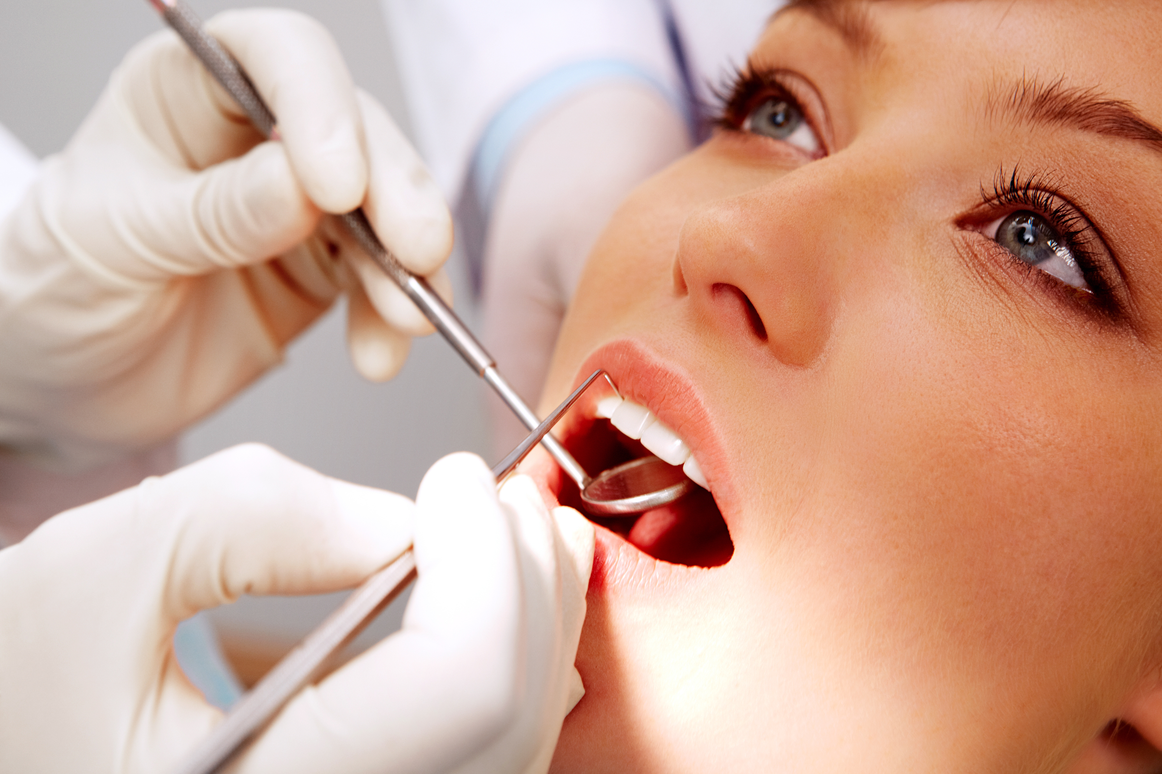 Лечение полости рта и зубов. Сайт стоматологии. Красивые зубы стоматология. Терапия стоматология. Профессиональная гигиена полости.