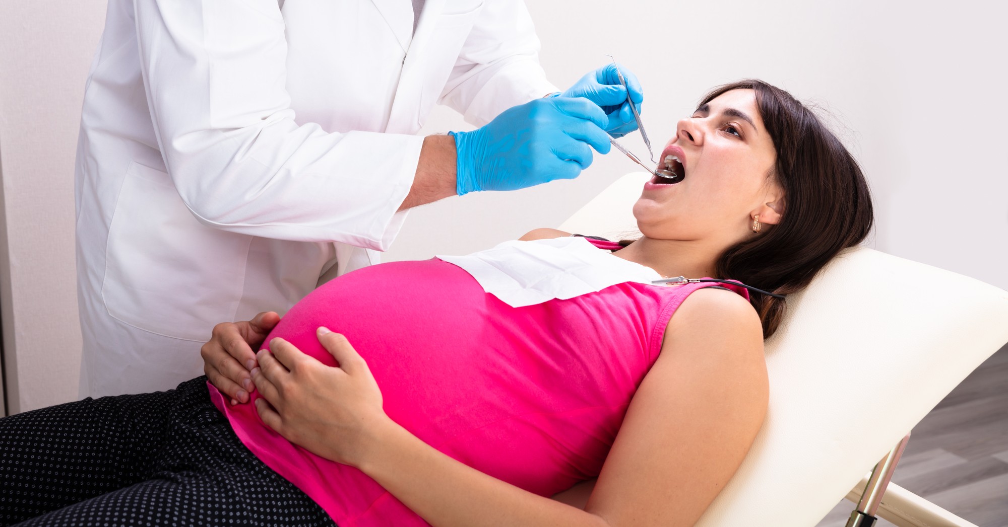 При беременности можно лечить зубы с анестезией. Беременность и стоматология.