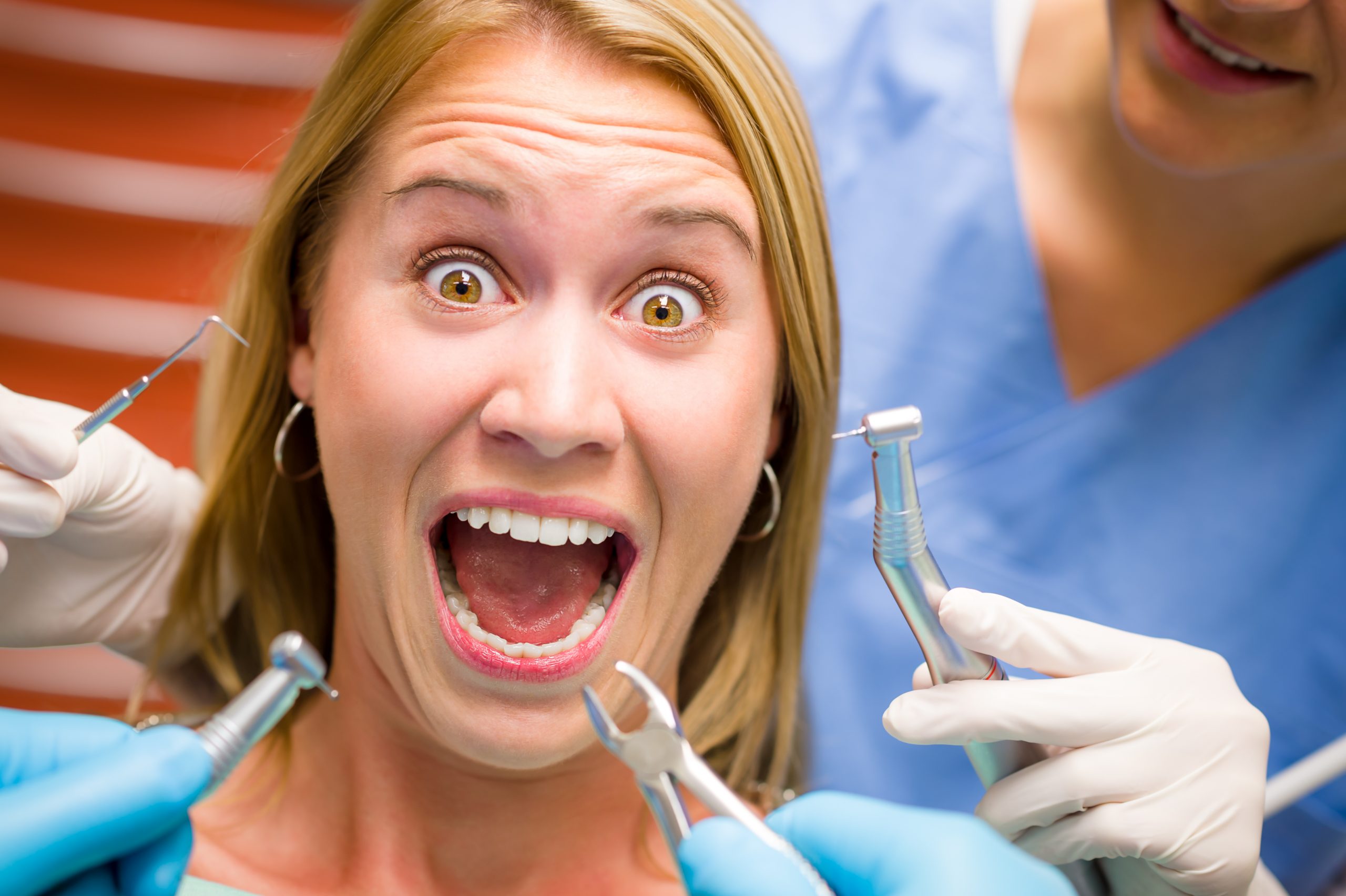 Можно вылечить зубы разом. Пациент у дантиста. Стоматологический пациент.